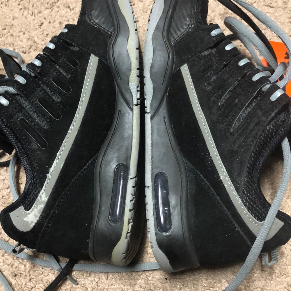 Sneaker - Picture 7 of 8